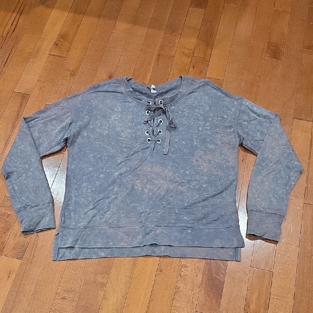 Mudd Charcoal Knit Top